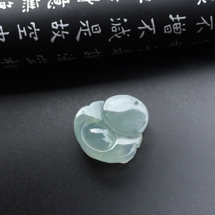 冰种淡晴水玉佛挂件