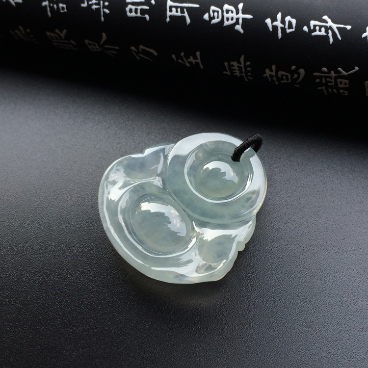 冰种淡晴水玉佛挂件