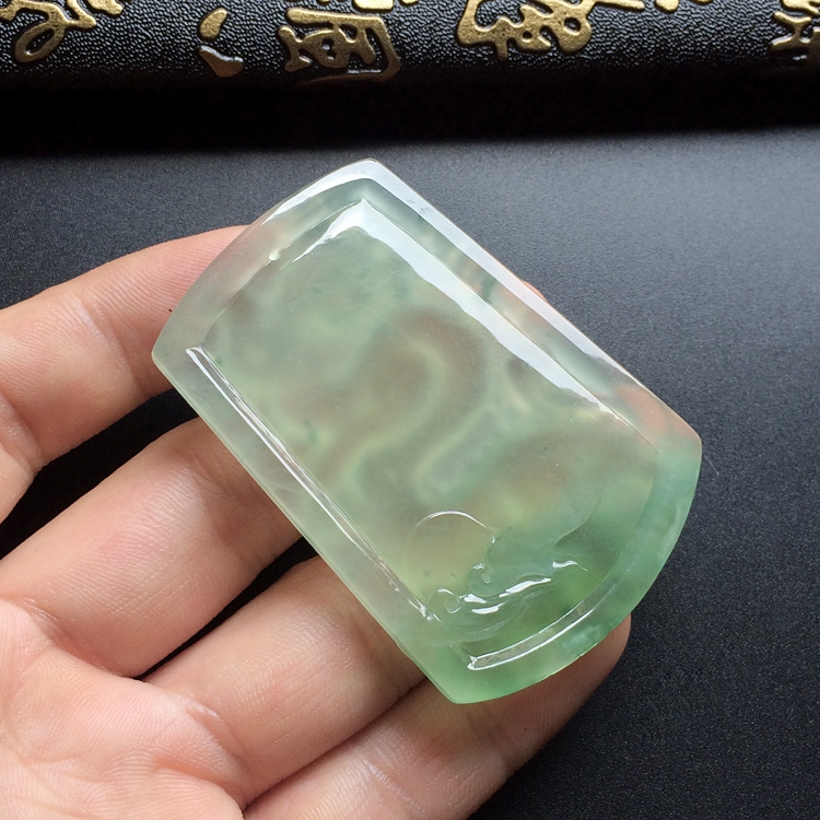 （超值推荐）冰玻种晴水略飘花龙牌挂件