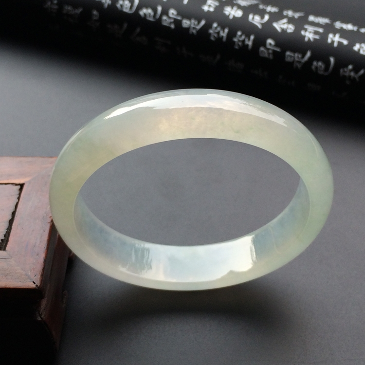 (超值推荐)冰种淡晴水贵妃手镯(53.3-48.5mm)