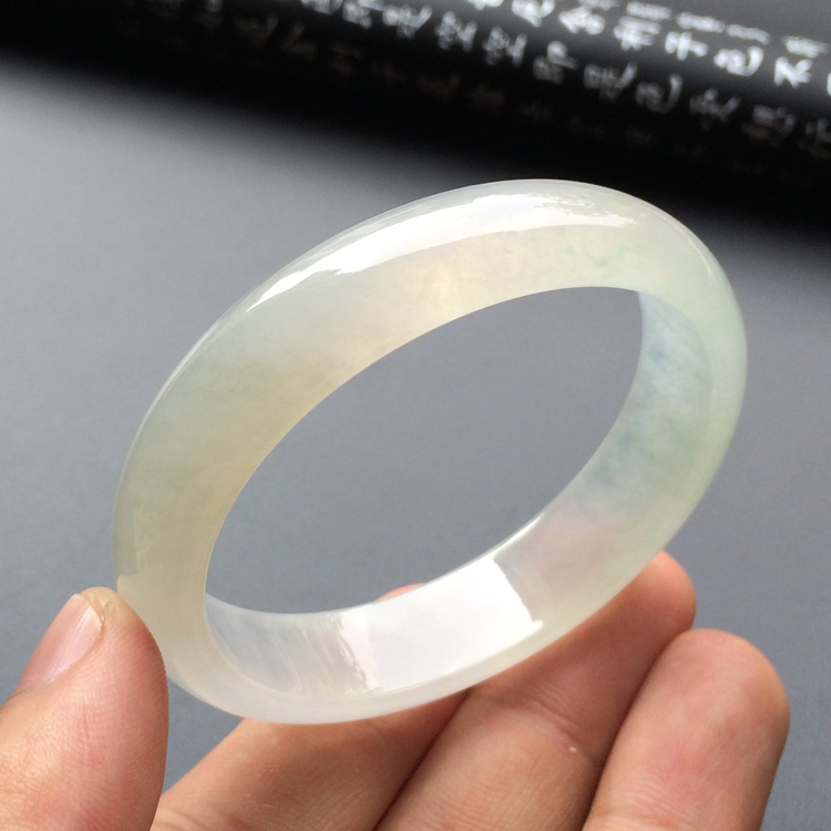 (超值推荐)冰种淡晴水贵妃手镯(53.3-48.5mm)