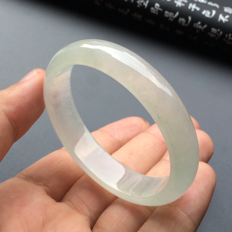 (超值推荐)冰种淡晴水贵妃手镯(53.3-48.5mm)