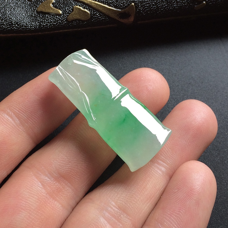 冰种飘翠节节高挂件