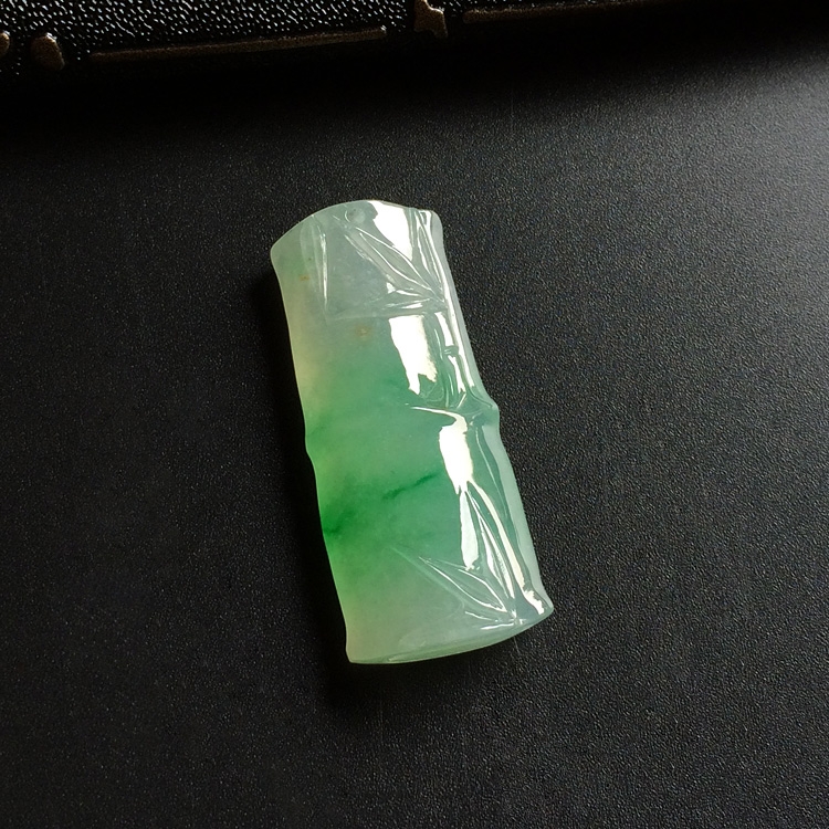 冰种飘翠节节高挂件