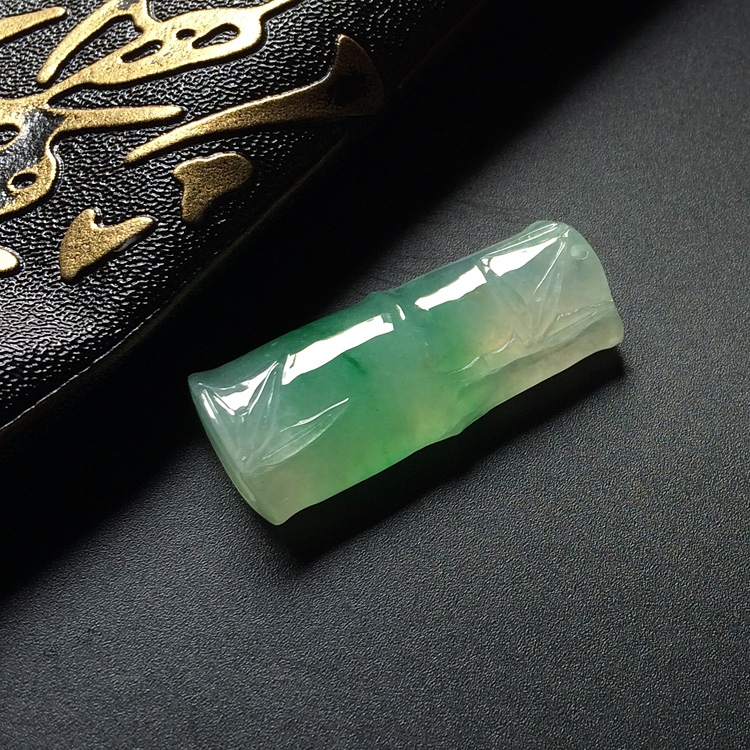 冰种飘翠节节高挂件