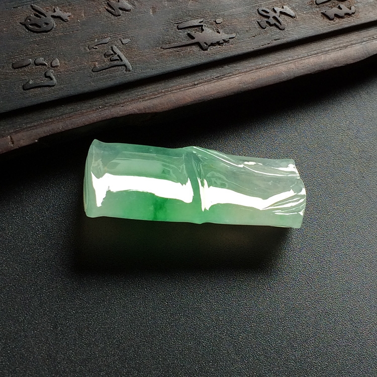 冰种飘翠节节高挂件