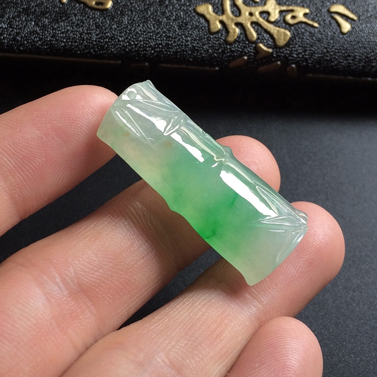 冰种飘翠节节高挂件
