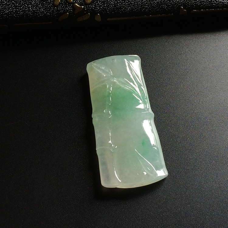 糯冰种略飘翠节节高挂件