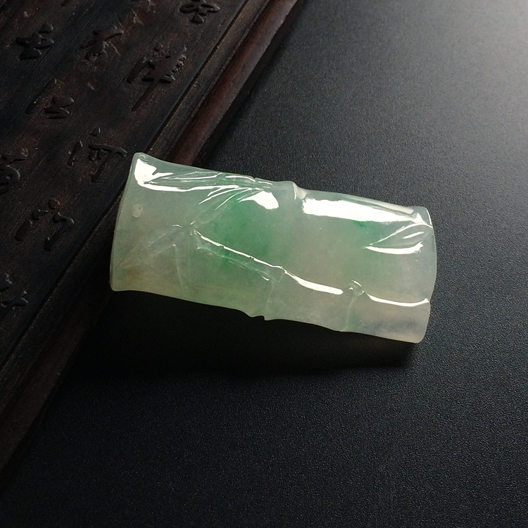 糯冰种略飘翠节节高挂件