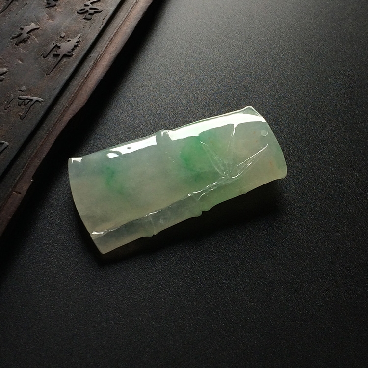 糯冰种略飘翠节节高挂件