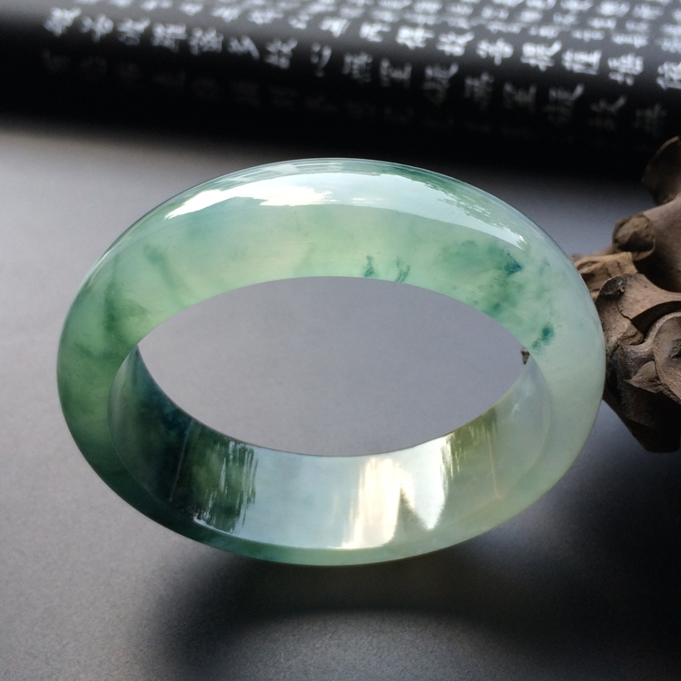 （超值推荐）冰种飘花略带黄翡贵妃镯（54.1mm-49mm）