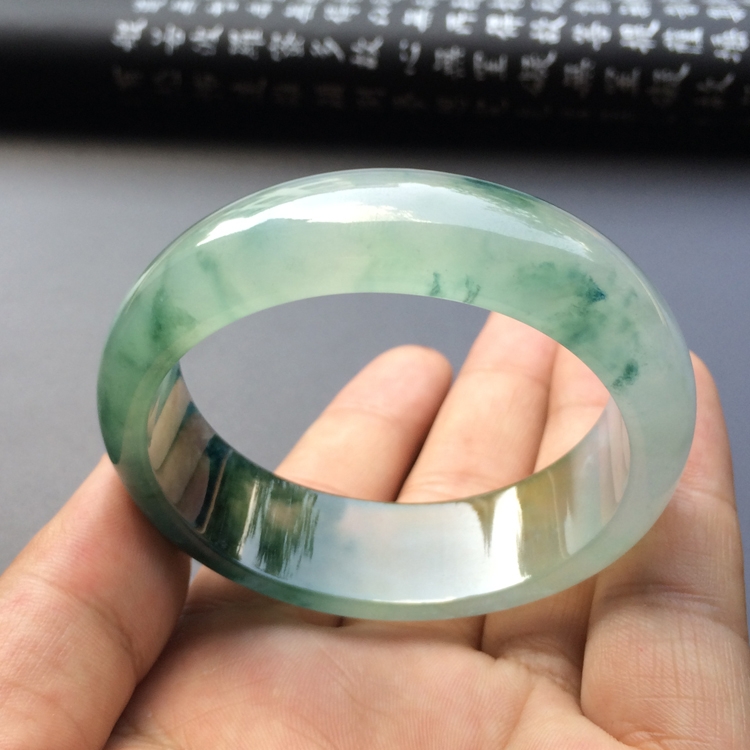 （超值推荐）冰种飘花略带黄翡贵妃镯（54.1mm-49mm）