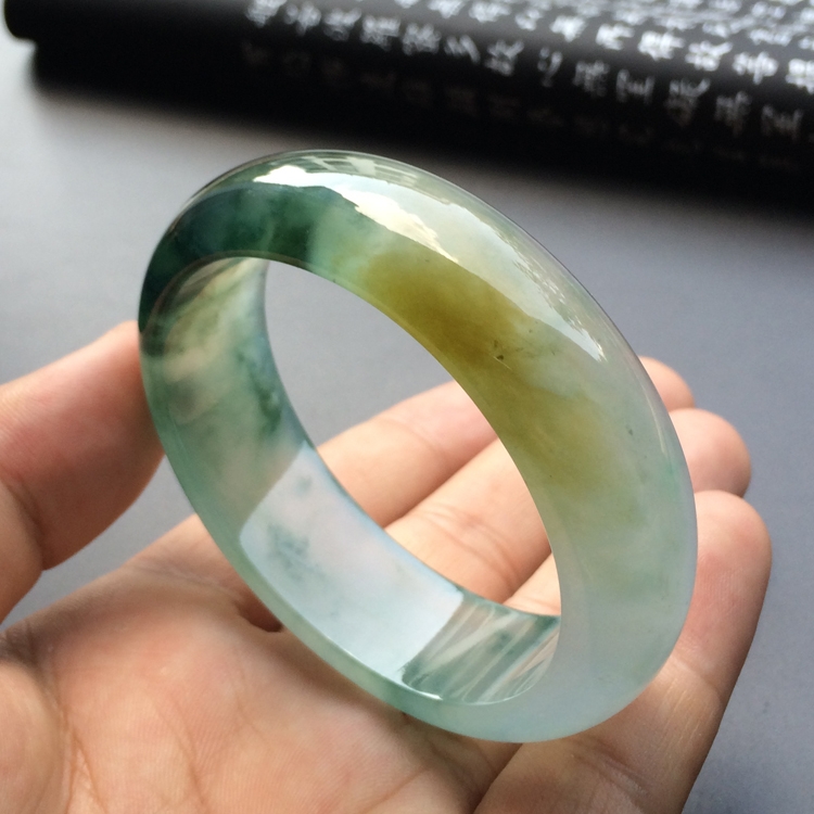 （超值推荐）冰种飘花略带黄翡贵妃镯（54.1mm-49mm）