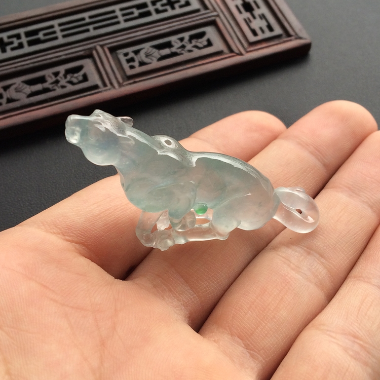 (超值推荐)冰玻种略飘花猎豹挂件