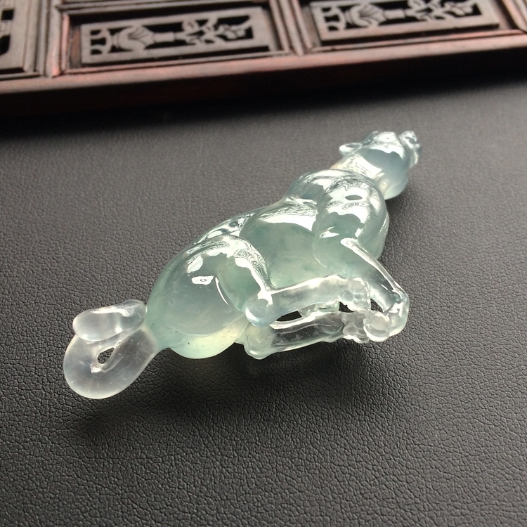 (超值推荐)冰玻种略飘花猎豹挂件