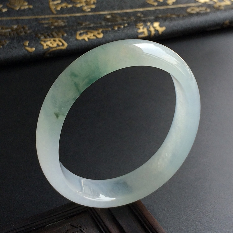 冰种飘花贵妃镯(55.3-47.7mm)