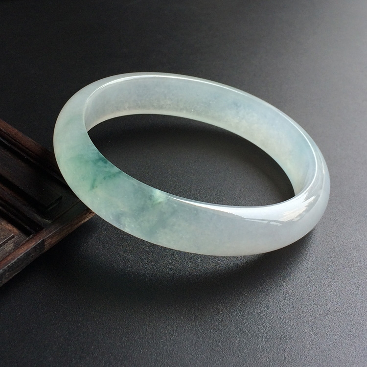 冰种飘花贵妃镯(55.3-47.7mm)