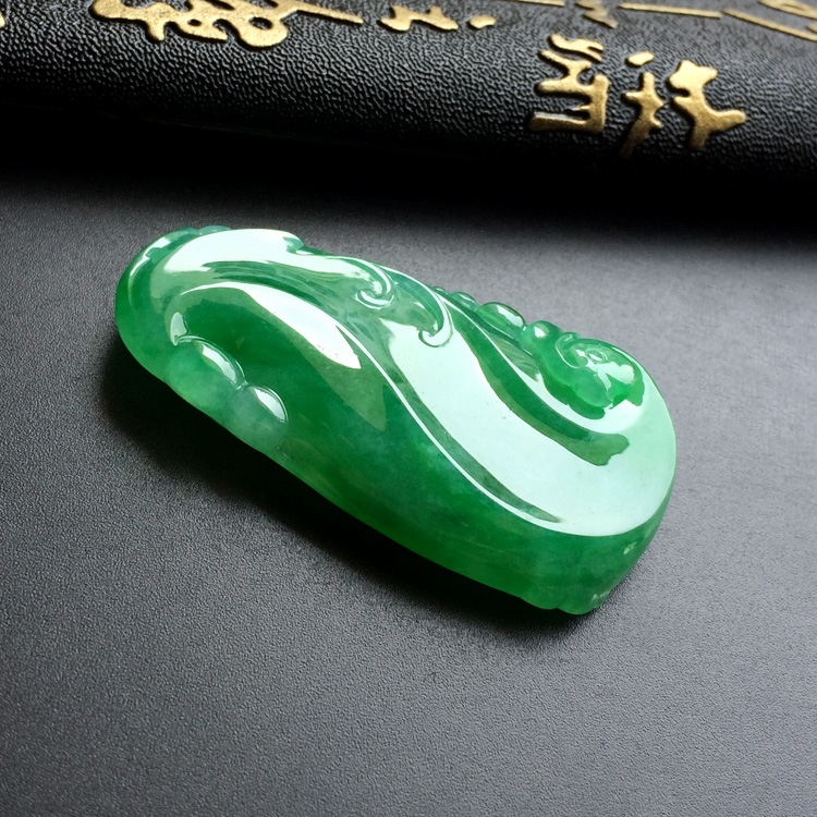 糯冰种绿晴水仿古凤挂件