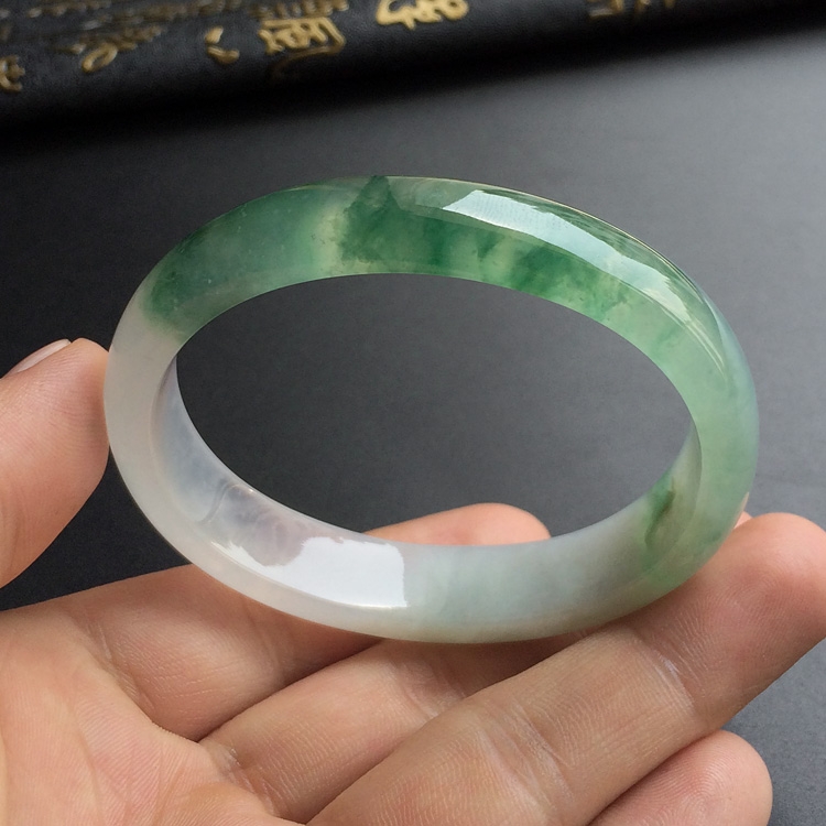 （超值推荐）冰种飘花贵妃镯（56.5mm-46.4mm）