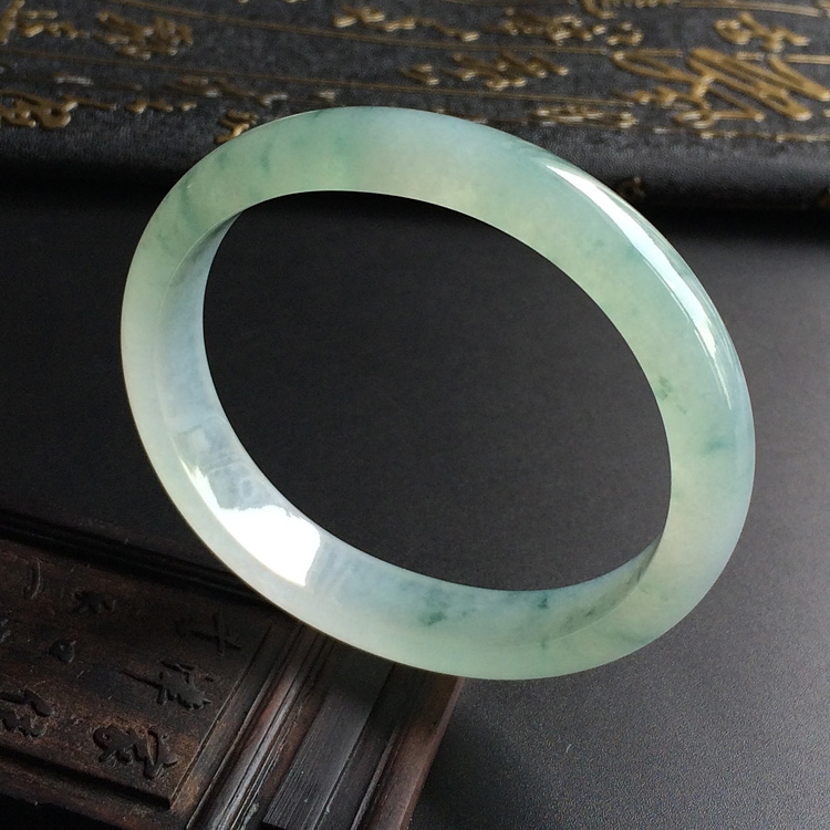 （超值推荐）冰种略飘花贵妃镯（57.4mm-52mm）