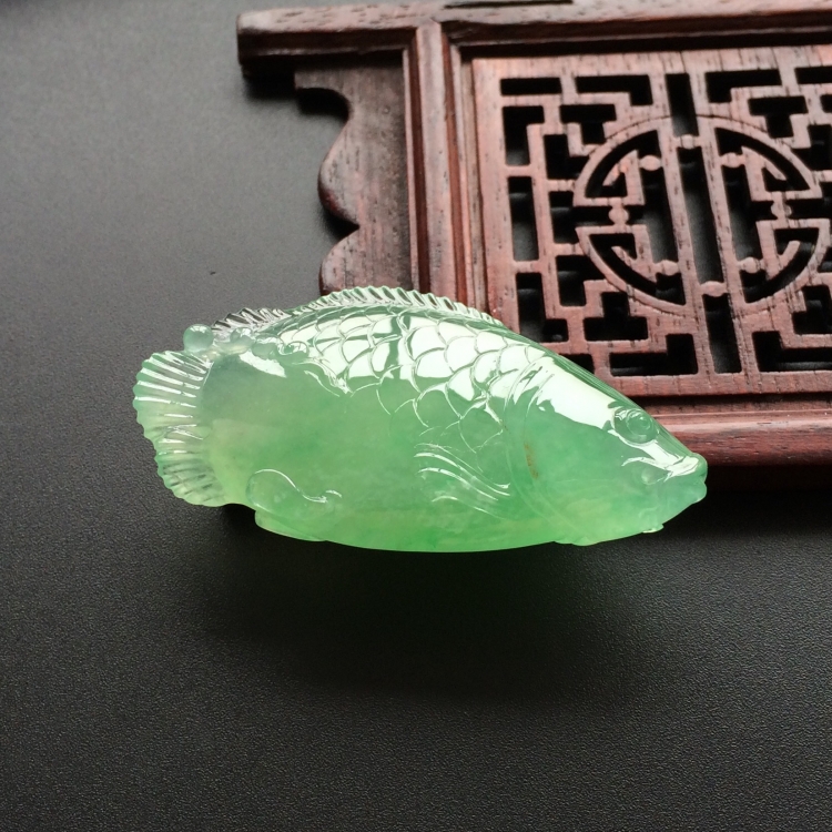 (超值推荐)冰种绿晴水年年有余挂件