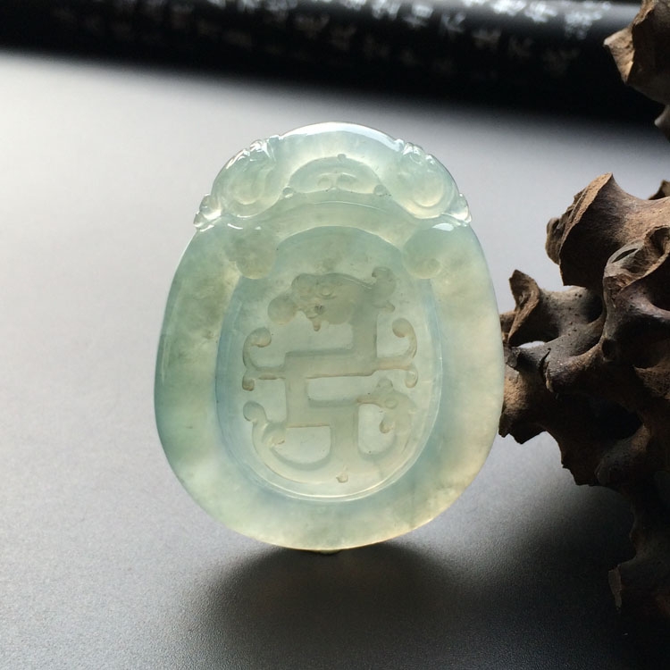 (超值推荐)糯冰种晴水仿古龙牌挂件
