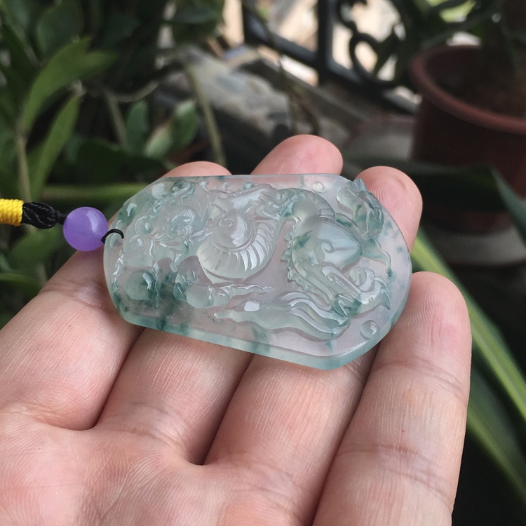 (超值推荐)玻璃种飘花龙牌挂件