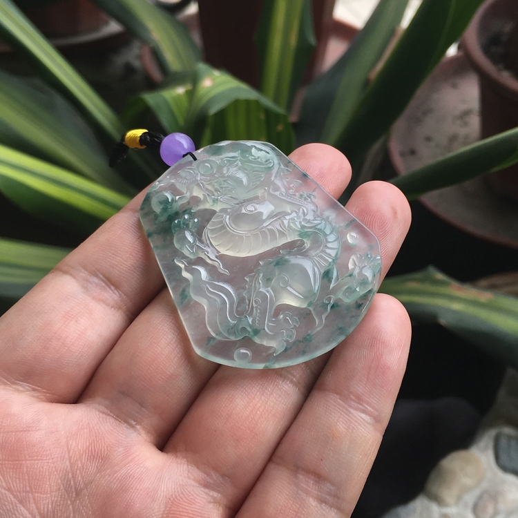 (超值推荐)玻璃种飘花龙牌挂件
