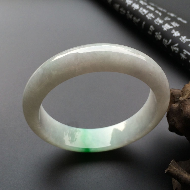 （超值推荐）糯冰种飘阳绿手镯（56.4mm）
