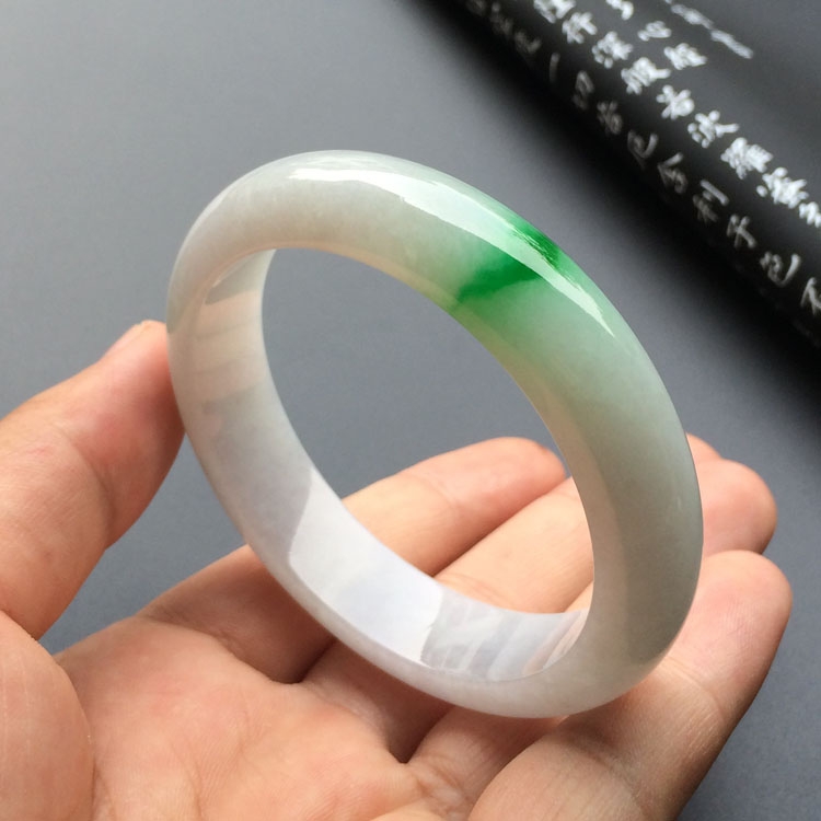 （超值推荐）糯冰种飘阳绿手镯（56.4mm）