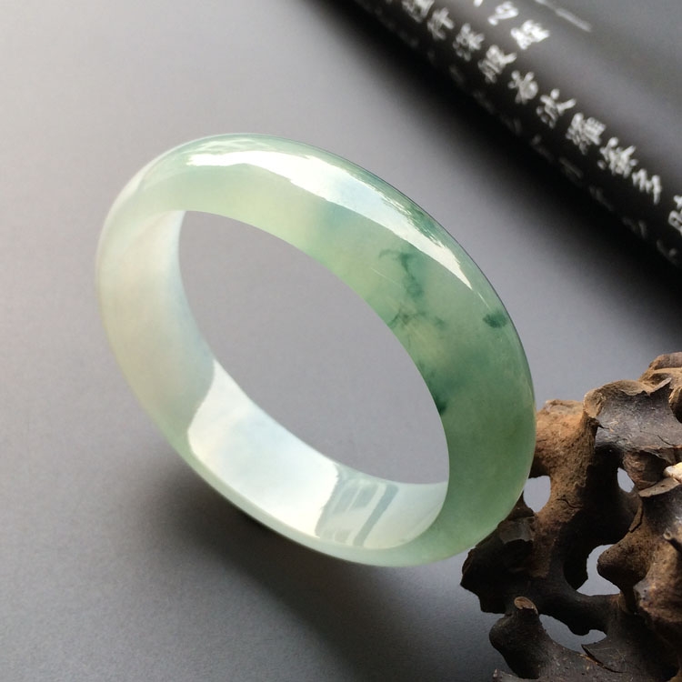 （超值推荐）冰种飘花贵妃镯（55.5mm-49.5mm）