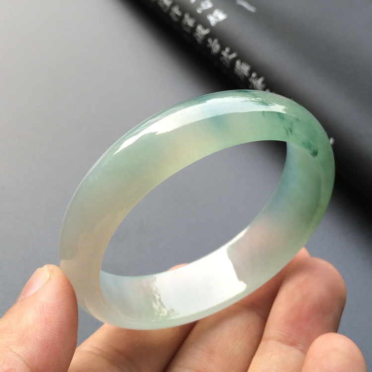 （超值推荐）冰种飘花贵妃镯（55.5mm-49.5mm）