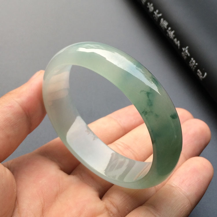 （超值推荐）冰种飘花贵妃镯（55.5mm-49.5mm）