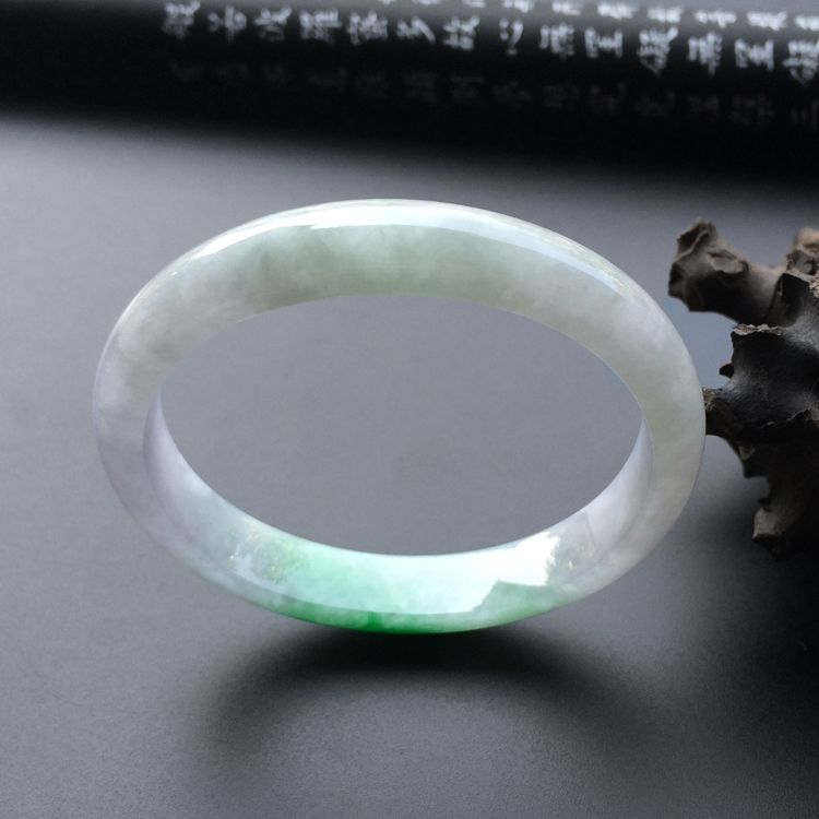 (超值推荐)糯冰种飘阳绿贵妃镯（54.8mm-48.5mm）