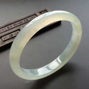 (超值推荐)冰种淡晴水贵妃镯(57.6mm-51.2mm)