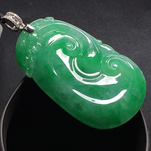 糯冰种翠色如意挂件