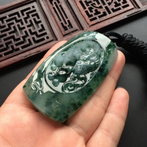(超值推荐)冰种飘花龙牌挂件