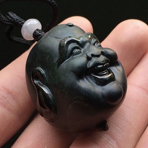 细糯种墨翠佛头挂件