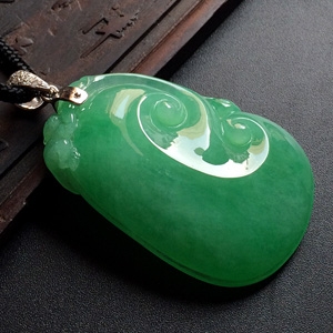 （超值推荐）糯冰种翠色如意挂件