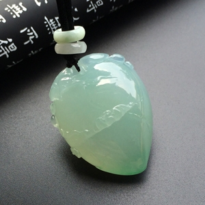 （超值推荐）冰种晴水略飘花寿桃挂件