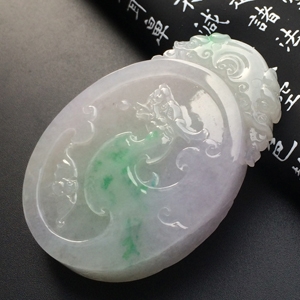 糯冰种淡春带彩仿古龙凤牌挂件