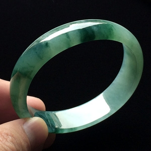（超值推荐）糯冰种飘花贵妃镯(57mm-51mm)