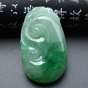 糯冰种飘翠如意挂件