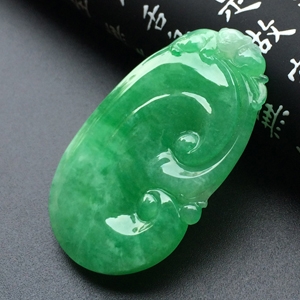 (超值推荐)糯冰种翠色如意挂件