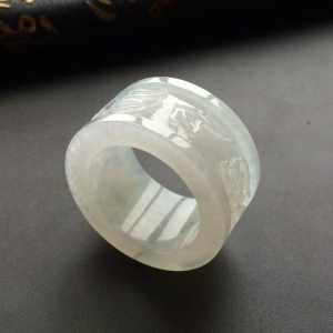 (超值推荐)糯冰种淡晴水扳指