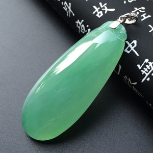 冰种绿晴水福瓜挂件