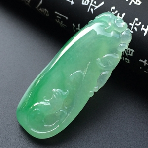 (超值推荐)冰种飘翠福瓜挂件