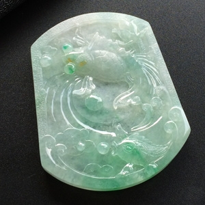 糯冰种略飘翠年年有余挂件