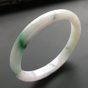 (超值推荐)糯冰种飘花略带淡紫罗兰贵妃镯(55.2mm-48.4mm)