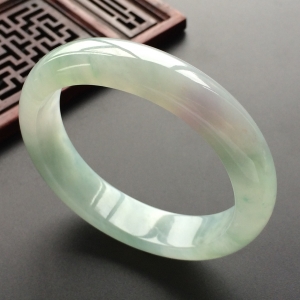 (超值推荐)糯冰种略飘花贵妃镯(53.2mm-48.2mm)